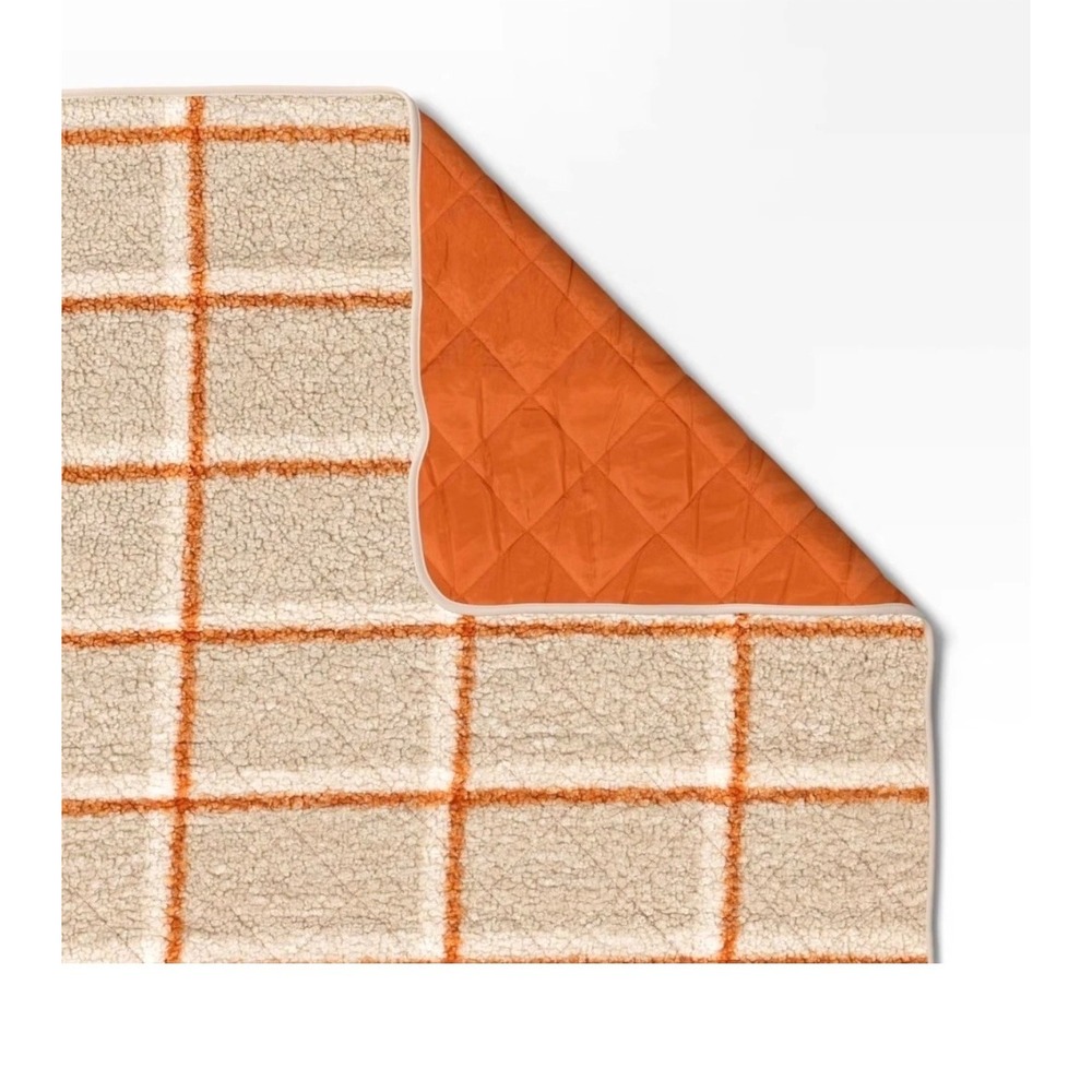 Room Essentials Take Anywhere Throw Orange Plaid Sherpa Picnic Blanket 50x70